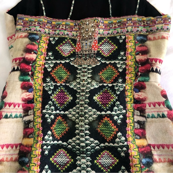 Beautiful Camila Dress with lots of details - Picture 9 of 10